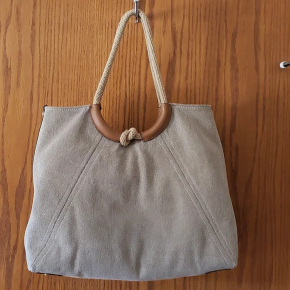 Michael Michael Kors Isla Ring shoulder Tote - Picture 2 of 10